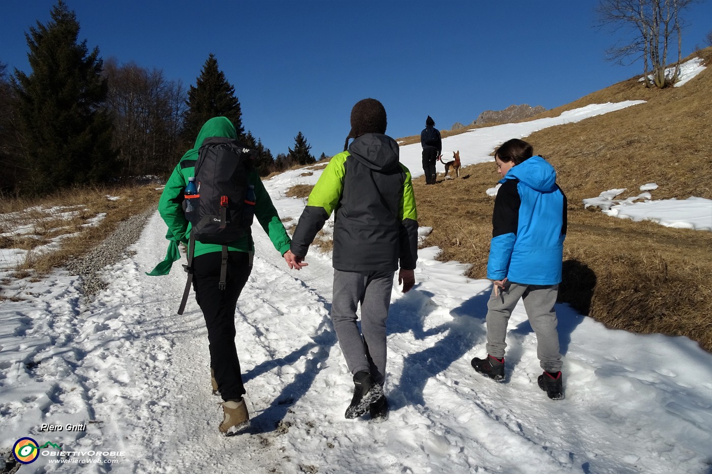 58 E noi la neve la pestiamo....JPG